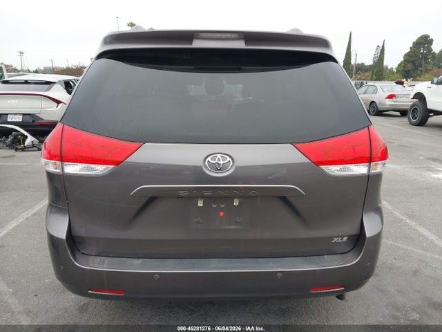 5TDYK3DC2ES464480 Toyota Sienna Xle V6 8 Passenger