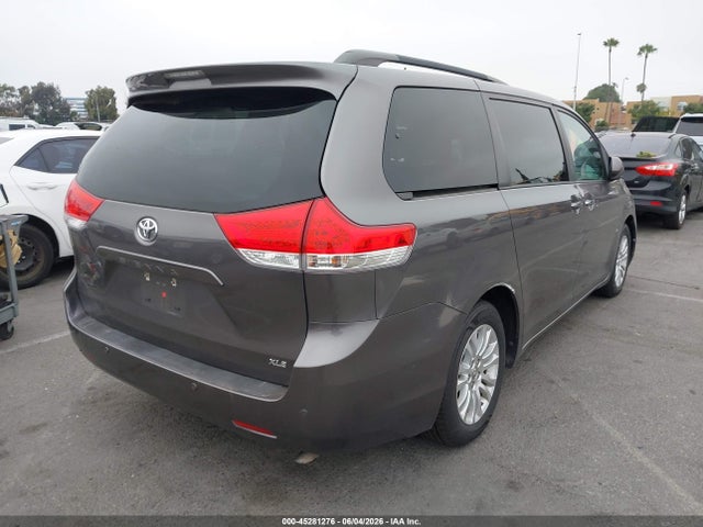 5TDYK3DC2ES464480 Toyota Sienna Xle V6 8 Passenger