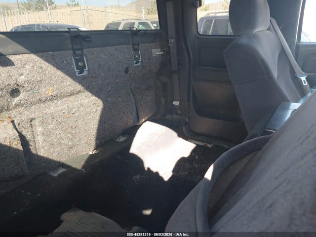 Aukcja sprzedaży 2001 Gmc Sierra 2500hd Sl, vin: 1GTHK29U81E303515, numer aukcji: 45281319