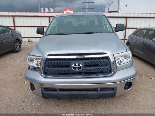 45281328 :رقم المزاد ، 5TFRM5F1XBX025345 vin ، 2011 Toyota Tundra Grade 4.6l V8 مزاد بيع