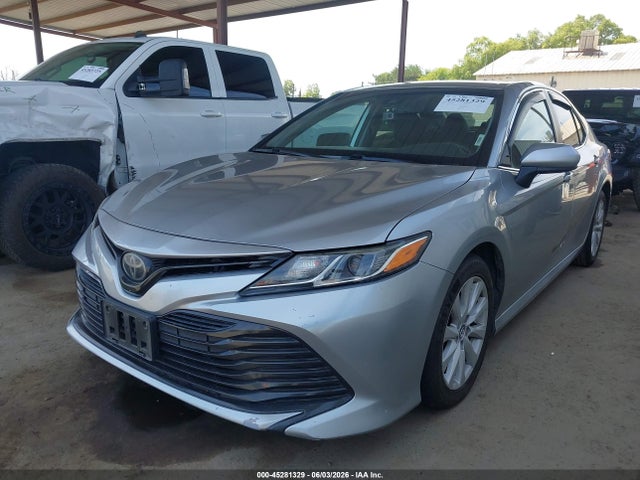 Toyota CAMRY LE 2019 4T1B11HK4KU719843 Image 2