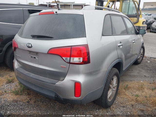 KIA SORENTO LX 2015 5XYKT4A69FG567742 Image 4