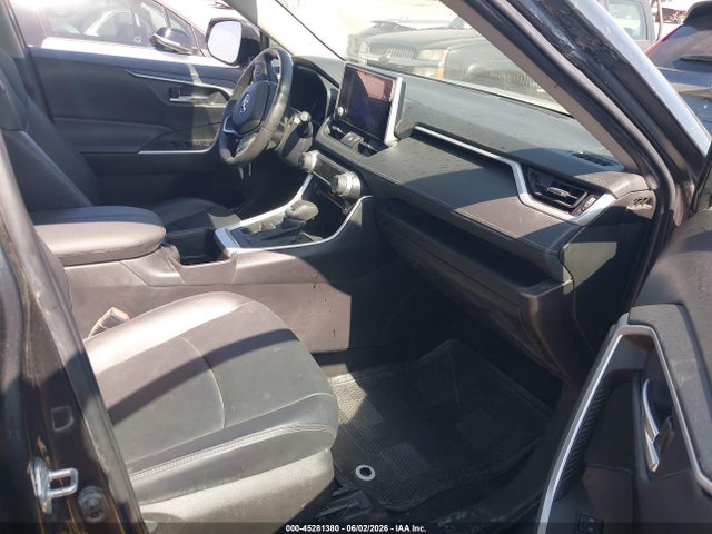 45281380 :رقم المزاد ، 2T3C1RFVXRC273202 vin ، 2024 Toyota Rav4 Xle Premium مزاد بيع