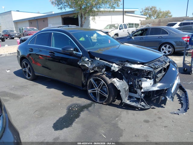 2019 Mercedes-benz A 220 მანქანა იყიდება აუქციონზე, vin: WDD3G4EB5KW017294, აუქციონის ნომერი: 45281414