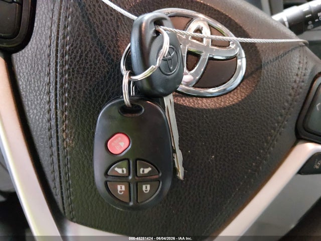 5TDKZ3DC3LS052132 Toyota Sienna Le 8-passenger