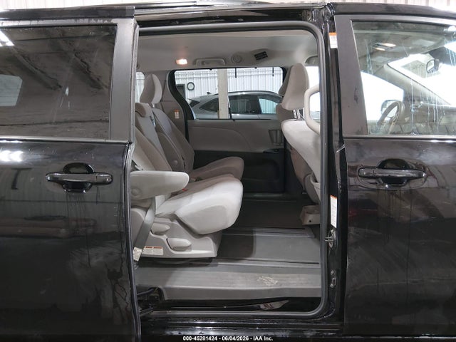 5TDKZ3DC3LS052132 Toyota Sienna Le 8-passenger