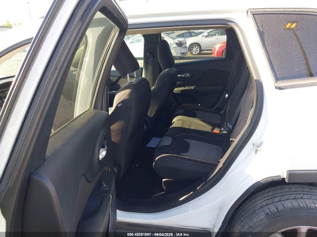 1C4PJLAB7GW158789 Jeep Cherokee Sport