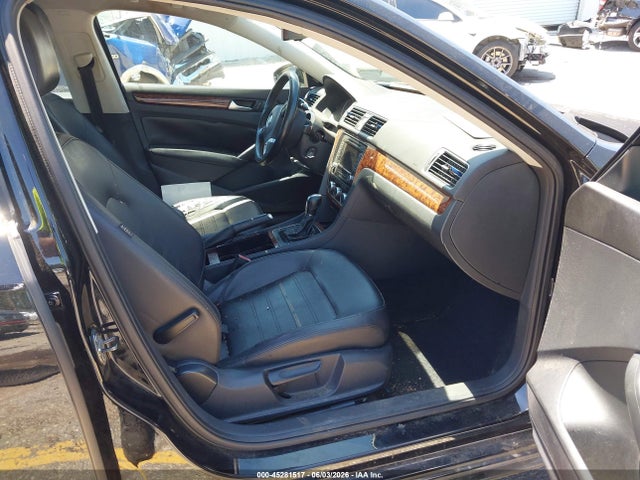 45281517 :رقم المزاد ، 1VWCH7A36CC073039 vin ، 2012 Volkswagen Passat 2.5l Sel مزاد بيع