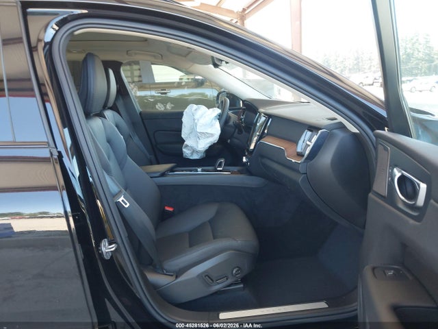 Volvo Xc60 B5 Plus Dark Theme 2024 YV4L12RL0R1855997 Image 5