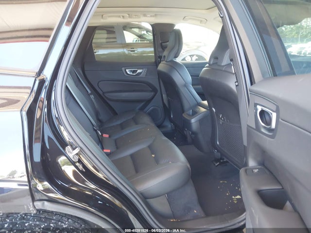 Volvo Xc60 B5 Plus Dark Theme 2024 YV4L12RL0R1855997 Image 8