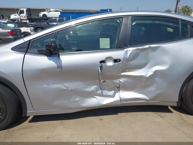 JTDACAAU5S3061655 Toyota Prius Le