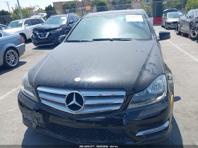 2012 Mercedes-benz C 300 Sport 4matic მანქანა იყიდება აუქციონზე, vin: WDDGF8BB3CR214786, აუქციონის ნომერი: 45281577