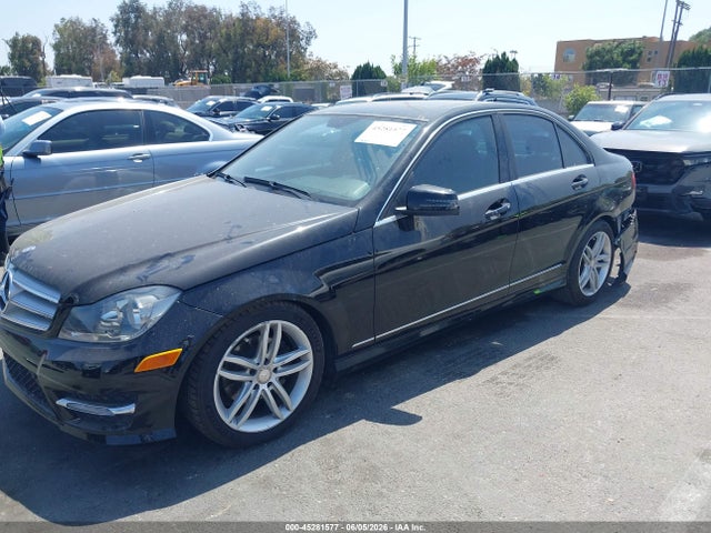 2012 Mercedes-benz C 300 Sport 4matic მანქანა იყიდება აუქციონზე, vin: WDDGF8BB3CR214786, აუქციონის ნომერი: 45281577