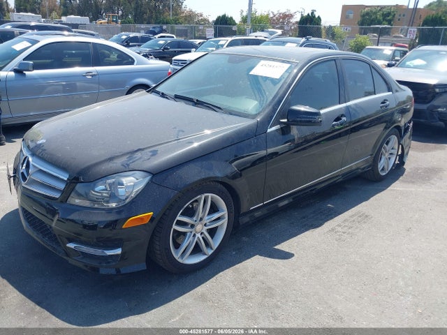 2012 Mercedes-benz C 300 Sport 4matic მანქანა იყიდება აუქციონზე, vin: WDDGF8BB3CR214786, აუქციონის ნომერი: 45281577