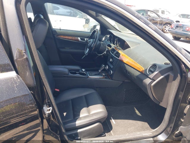 2012 Mercedes-benz C 300 Sport 4matic მანქანა იყიდება აუქციონზე, vin: WDDGF8BB3CR214786, აუქციონის ნომერი: 45281577