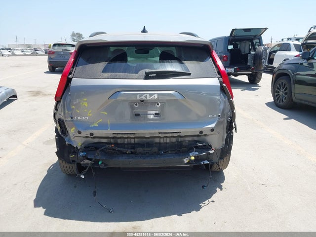 KIA NIRO EX 2023 KNDCR3LE9P5057192 Image 17