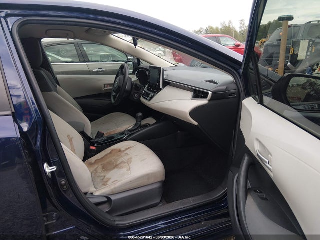 45281642 :رقم المزاد ، JTDEPRAE3LJ062233 vin ، 2020 Toyota Corolla Le مزاد بيع