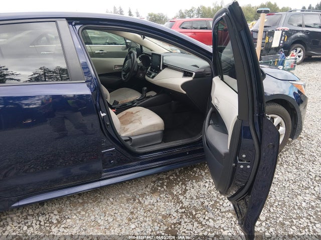 45281642 :رقم المزاد ، JTDEPRAE3LJ062233 vin ، 2020 Toyota Corolla Le مزاد بيع
