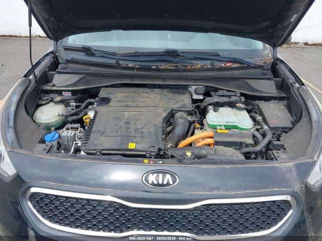 KNDCB3LC5H5072065 KIA NIRO LX