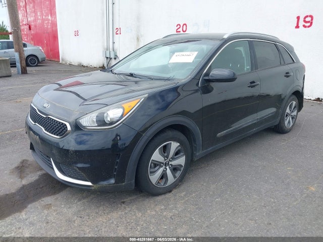 KNDCB3LC5H5072065 KIA NIRO LX