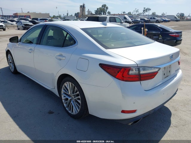 Lexus ES 350 2016 JTHBK1GG7G2233995 Image 3