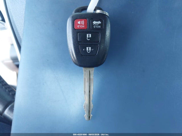 4T1BF1FK3EU823653 Toyota CAMRY SE