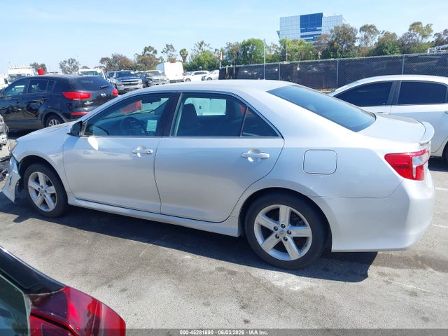 4T1BF1FK3EU823653 Toyota CAMRY SE