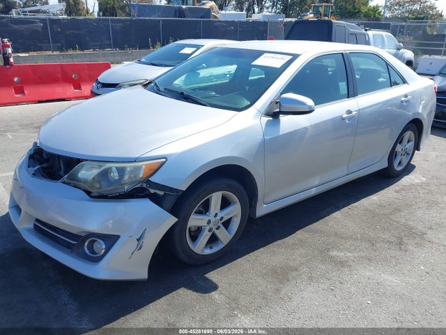4T1BF1FK3EU823653 Toyota CAMRY SE