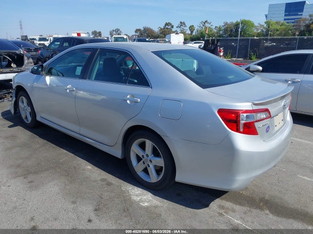 4T1BF1FK3EU823653 Toyota CAMRY SE