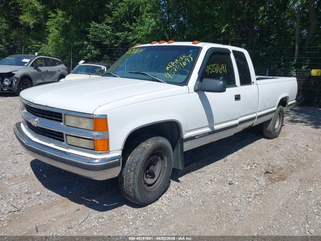 Aukcja sprzedaży 1998 Chevrolet C2500 Fleetside, vin: 1GCGC29R2WE134877, numer aukcji: 45281691