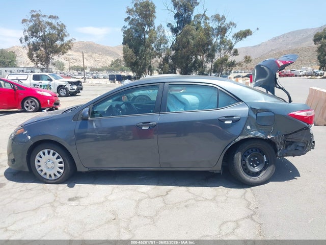 Продажа на аукционе авто 2017 Toyota Corolla Le, vin: 5YFBURHE3HP713686, номер лота: 45281751