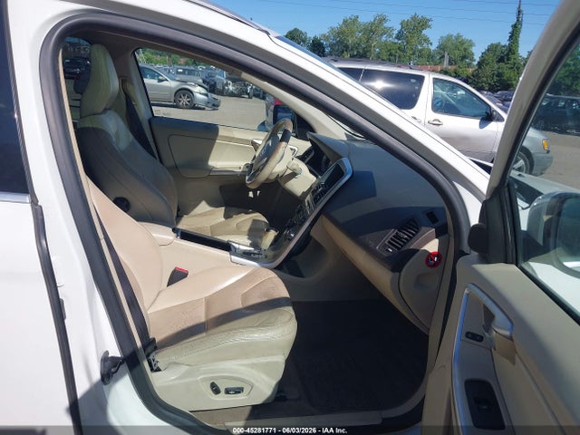 45281771 :رقم المزاد ، YV4940DZ1B2181344 vin ، 2011 Volvo Xc60 3.2 مزاد بيع