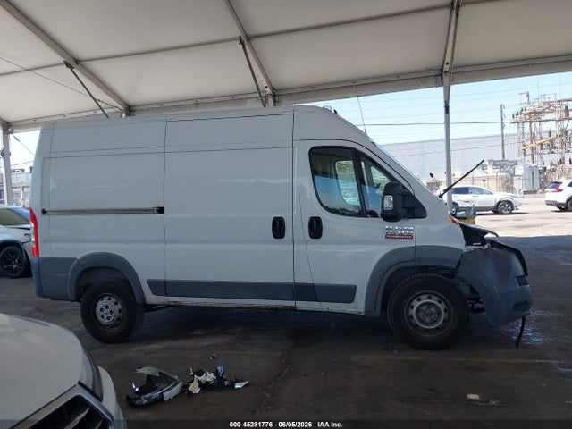 45281776 :رقم المزاد ، 3C6TRVBG9JE146567 vin ، 2018 Ram Promaster 1500 High Roof 136 Wb مزاد بيع