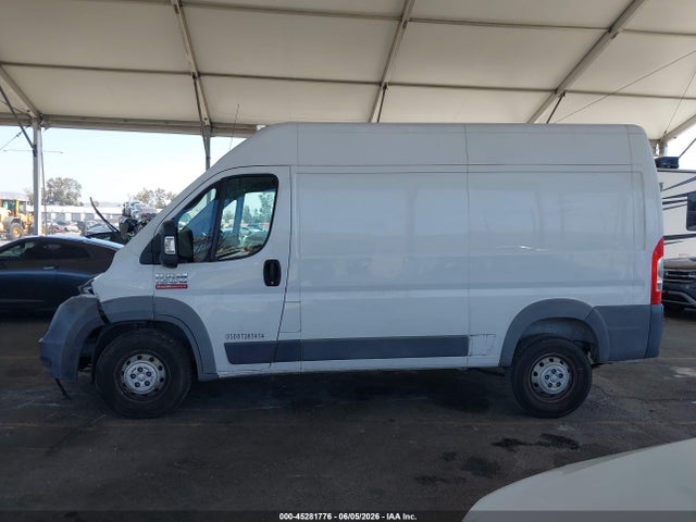 45281776 :رقم المزاد ، 3C6TRVBG9JE146567 vin ، 2018 Ram Promaster 1500 High Roof 136 Wb مزاد بيع