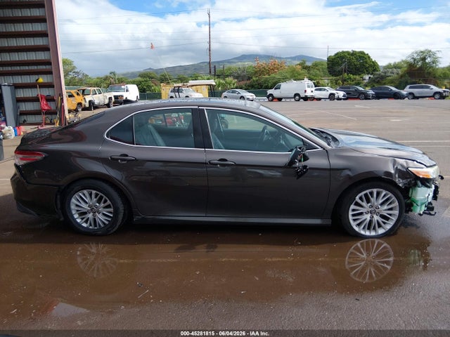 Продаж на аукціоні авто 2018 Toyota Camry Xle, vin: 4T1B11HK4JU136171, номер лоту: 45281815