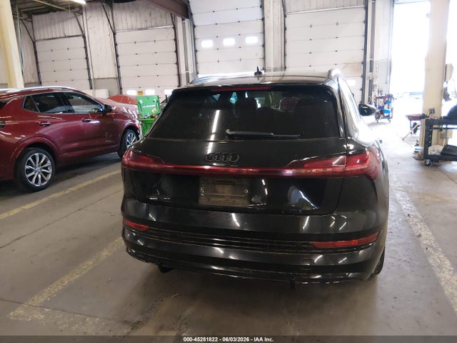 Продажа на аукционе авто 2023 Audi E-tron Premiumwe, vin: WA1VABGE8PB001101, номер лота: 45281822