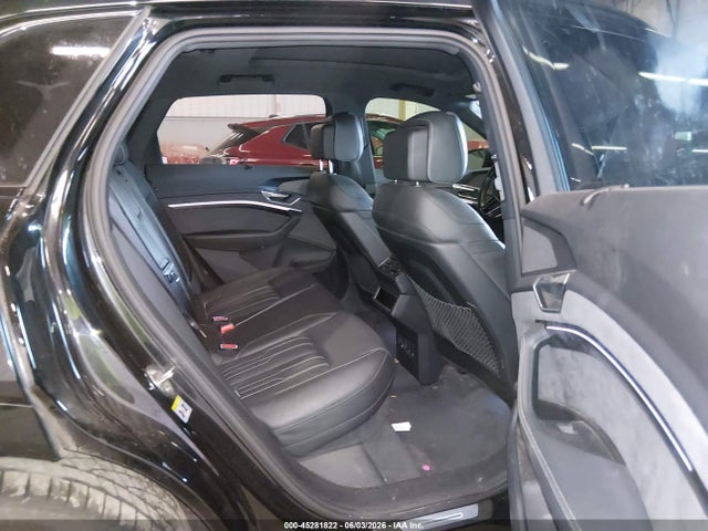 Продажа на аукционе авто 2023 Audi E-tron Premiumwe, vin: WA1VABGE8PB001101, номер лота: 45281822