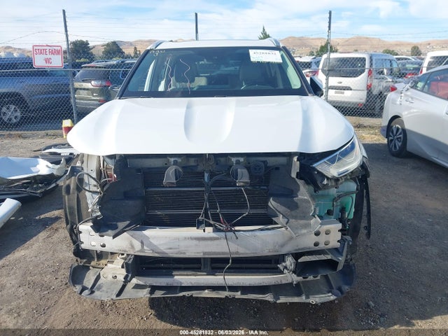 Продажа на аукционе авто 2022 Toyota Highlander Hybrid Xle Bronze Edition, vin: 5TDABRCH1NS554009, номер лота: 45281832
