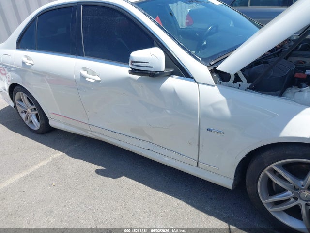 2012 Mercedes-benz C 250 Sport მანქანა იყიდება აუქციონზე, vin: WDDGF4HB1CR200806, აუქციონის ნომერი: 45281851