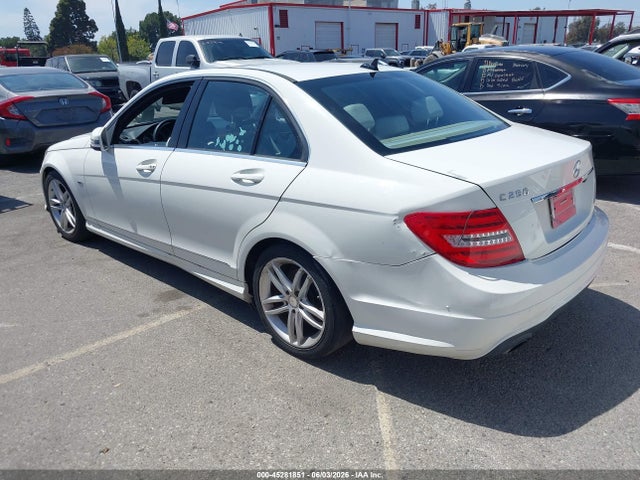 2012 Mercedes-benz C 250 Sport მანქანა იყიდება აუქციონზე, vin: WDDGF4HB1CR200806, აუქციონის ნომერი: 45281851