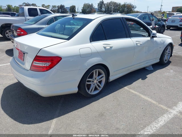 2012 Mercedes-benz C 250 Sport მანქანა იყიდება აუქციონზე, vin: WDDGF4HB1CR200806, აუქციონის ნომერი: 45281851