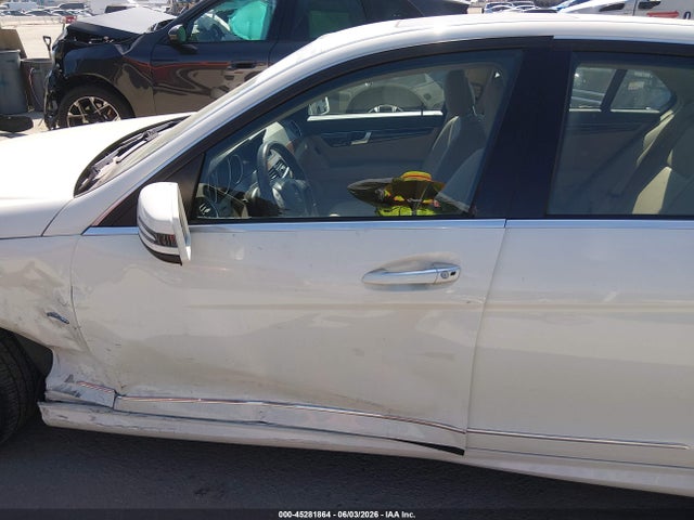 45281864 :رقم المزاد ، WDDGF4HB8CR236265 vin ، 2012 Mercedes-benz C 250 Luxury/sport مزاد بيع