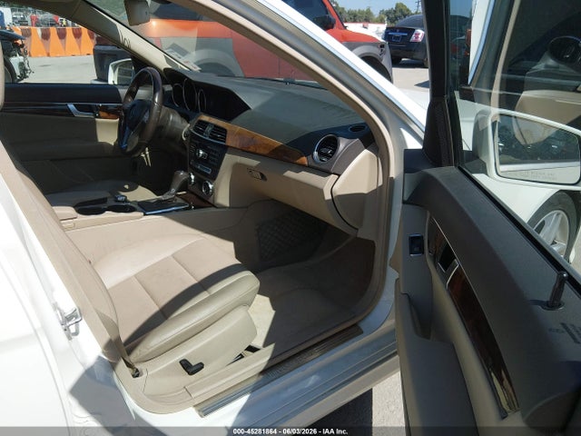 45281864 :رقم المزاد ، WDDGF4HB8CR236265 vin ، 2012 Mercedes-benz C 250 Luxury/sport مزاد بيع