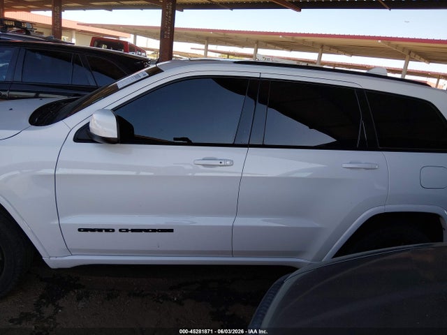1C4RJEAG3JC460587 Jeep Grand Cherokee Altitude 4x2