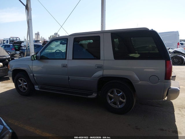 45281922 :رقم المزاد ، 1GKEK13R2YR116795 vin ، 2000 Gmc Yukon Denali مزاد بيع