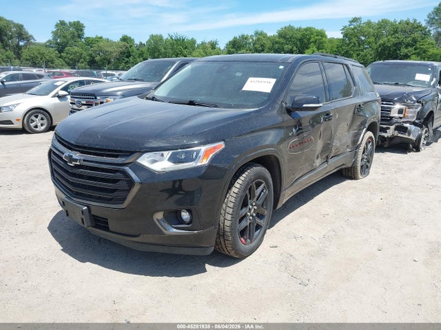 Chevrolet Traverse Premier 2018 1GNEVJKW0JJ103405 Image 2