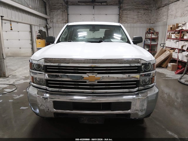 45281969 :رقم المزاد ، 1GC1KUEG5JF259223 vin ، 2018 Chevrolet Silverado 2500hd Wt مزاد بيع