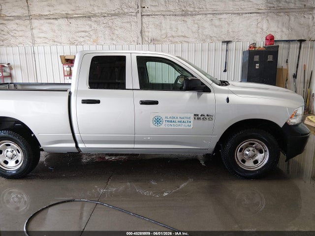 1C6RR7FG4JS297135 RAM 1500 Tradesman 4x4 6&#039;4 Box