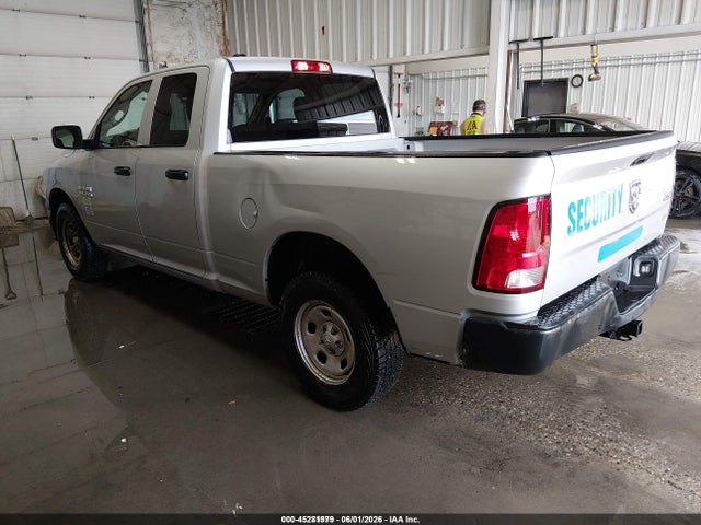 1C6RR7FG4JS297135 RAM 1500 Tradesman 4x4 6&#039;4 Box