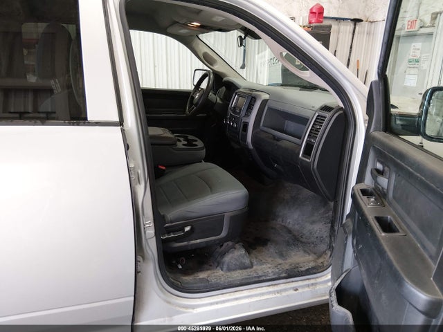 1C6RR7FG4JS297135 RAM 1500 Tradesman 4x4 6&#039;4 Box